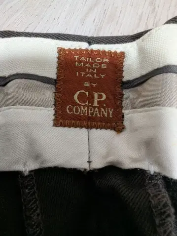 CP COMPANY 슬랙스