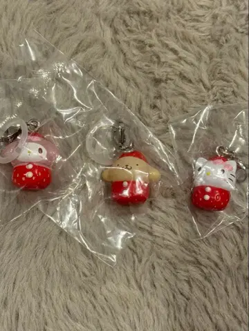 산리오 캐릭터즈 딸기 메지루시 액세서리 가챠