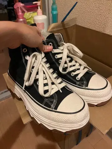 clear 캔버스지 하이컷 스니커즈