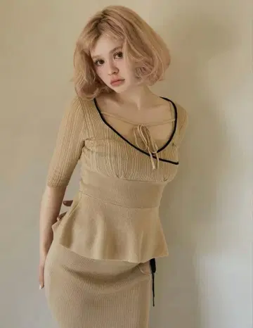 andmary Peplum crochet knit set up beige