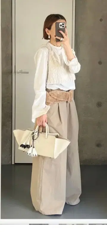 CHIEKO 택 포함 새상품 실린더형 와이드 팬츠 베이지