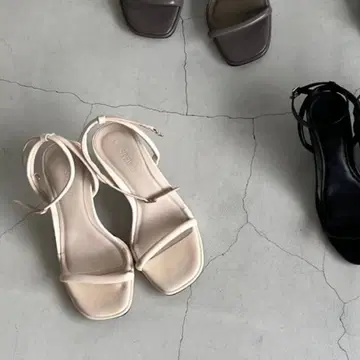 [ 완판템 ] clastellar CLA STRAP SANDAL