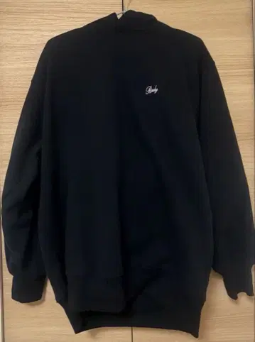 Rady 블랙 후디 옅은 핑크 로고 자수