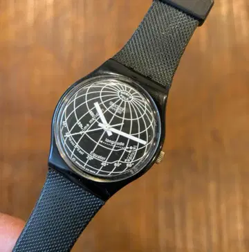 Swatch 쿼츠 손목시계 블랙