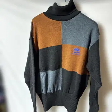 Paramount 터틀넥 니트