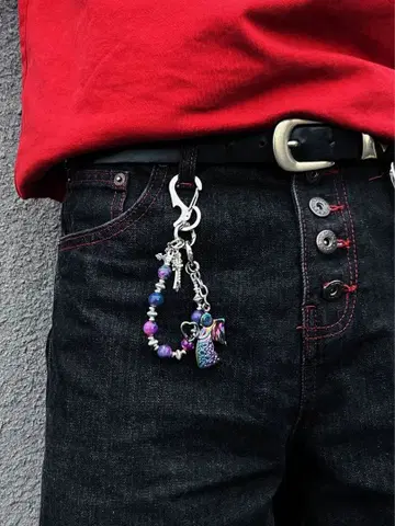 보라색 비즈와 실버 참의 월렛 체인