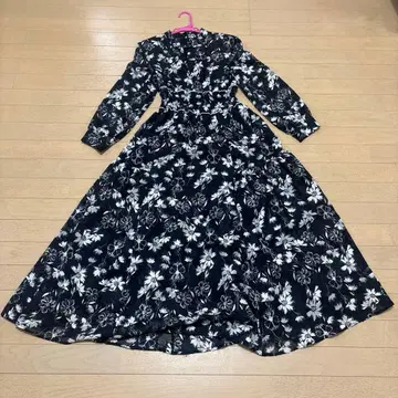 안미르 플라워 프린트 원피스 블랙