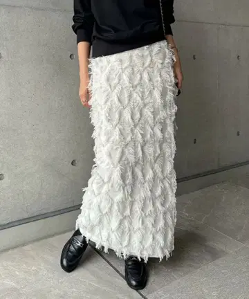 컷 프린지 타이트 니트 스커트 아이보리 M