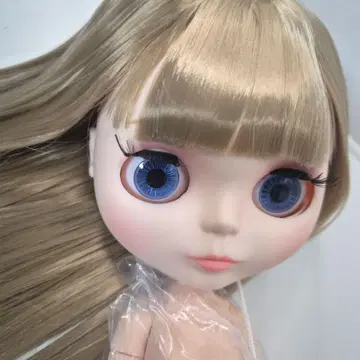 밀크티 베이지 보송보송 스트레이트 새상품 아이시 인형