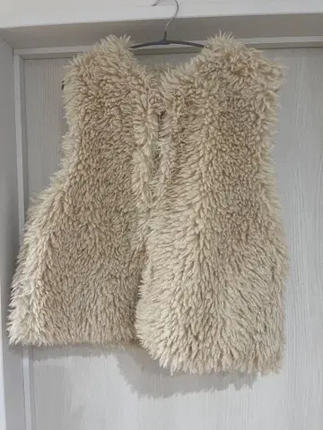 CHERI 아이보리 프리 사이즈 베스트