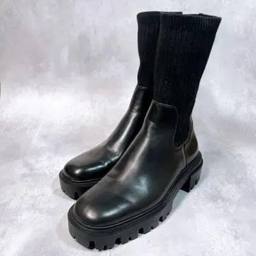 새상품급 [자라] 삭스 부츠 (37) 통굽 트랙 밑창 가죽 블랙