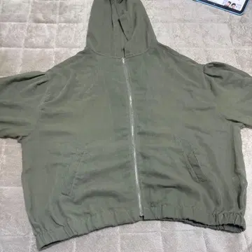 올리브색 후드 부착 점퍼 M