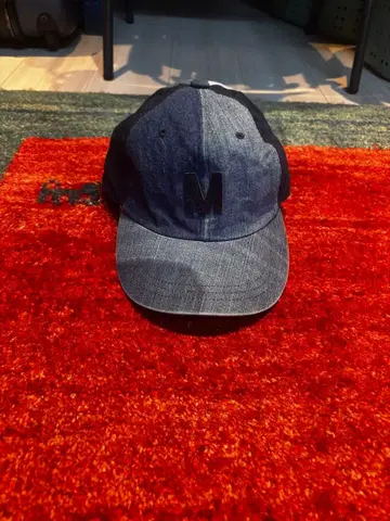 할리우드 런치마켓 프리 캡