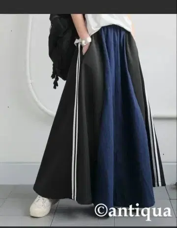 안티카 데님 절개 플레어 스커트