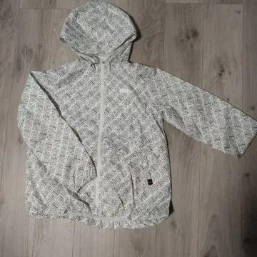 뉴발란스 후드 부착 자켓 사이즈 2