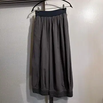 그레이 플레어 스커트 리브 허리