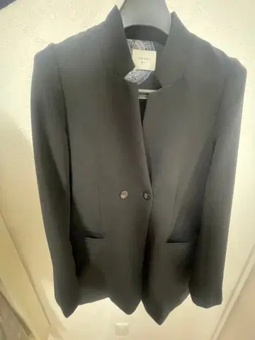 AMERI 블랙 테일러드 자켓