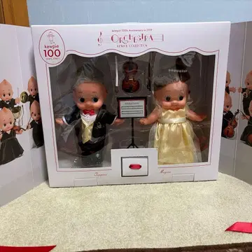 큐피 100주년 기념 피규어