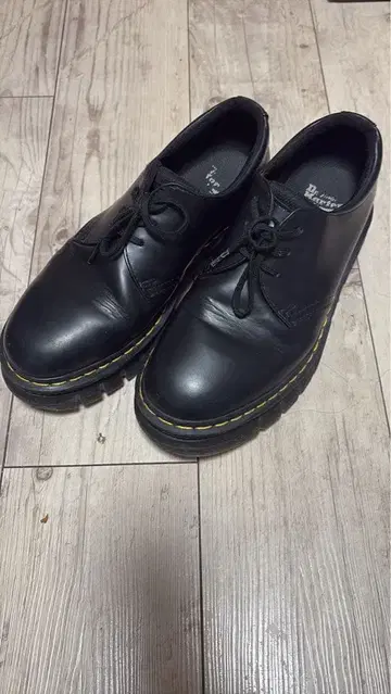 닥터 마틴 통굽 로퍼 가격 인하 가능합니다