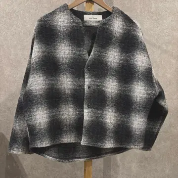 Le Melange(르 멜랑주)의 슬리버 니트 체크 가디건