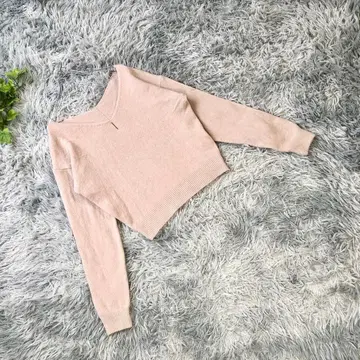 MERCURY DUO [ M ] 옅은 핑크 목걸이 포함 V넥 크롭 니트