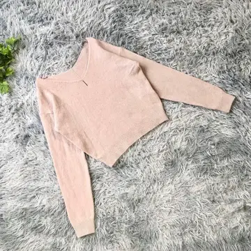 MERCURY DUO [ M ] 옅은 핑크 목걸이 포함 V넥 크롭 니트