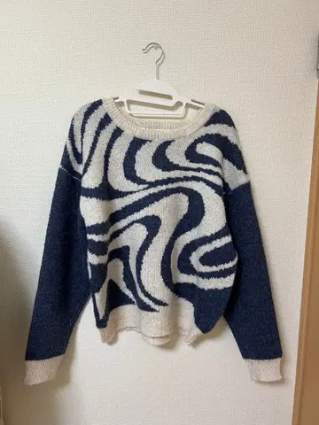 hotter than hell 스월 패턴 니트