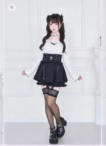 Nogenki 초커컷 상의 화이트