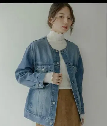 새상품 화이트 UR TECH 축열 하이넥 풀오버