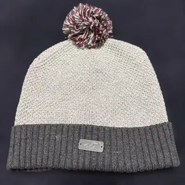 홀리스터 폼폼 포함 니트 모자