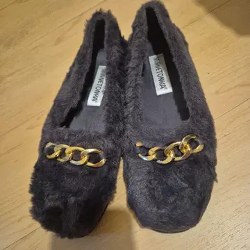 MINNETONKA 그레이 퍼 플랫슈즈