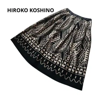 HIROKO KOSHINO 기하학 패턴 플레어 스커트 베이지 x 블랙