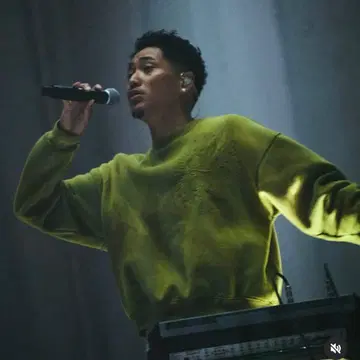 YOSEA 착용 loner 맨투맨