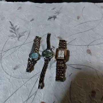 세이코 쿼츠 손목시계 골드 실버