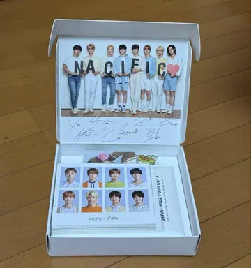 straykids 스키즈 NACIFIC 포토북 & 스킨케어 세트