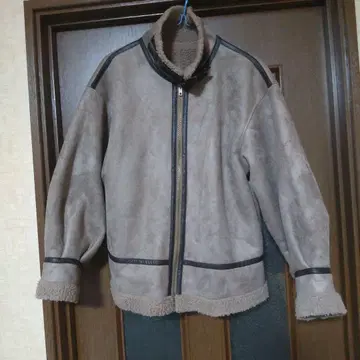 무스탕풍 자켓 베이지? 브라운? 계열 M 사이즈