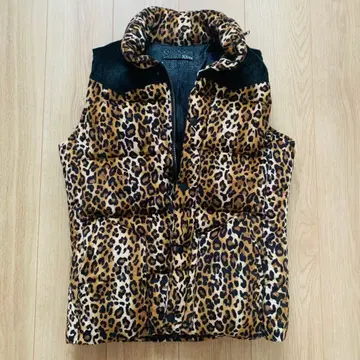 xfrm 레오파드 무늬 다운 베스트