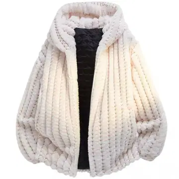 아이보리 후드 부착 퀼팅 코트