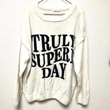 로고 모헤어 니트