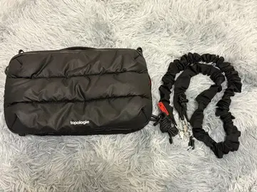 topologie 블랙 숄더백 토폴로지 보틀 사코슈