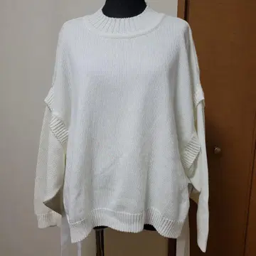 지온 상사 새상품 화이트 니트 스웨터