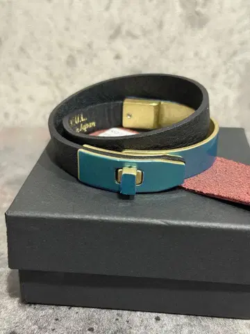 M.U.L. 팔찌 워싱 가공 블랙