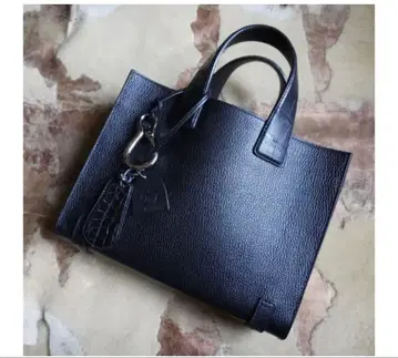 마차도 이마이 [ 악어 가죽 토트백 ] 안룸 모델