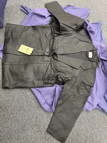 Pesanteur 블랙 테일러드 자켓 F