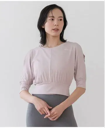 미사용 새상품 [ SUKALA ] 숄더홀 상의 M