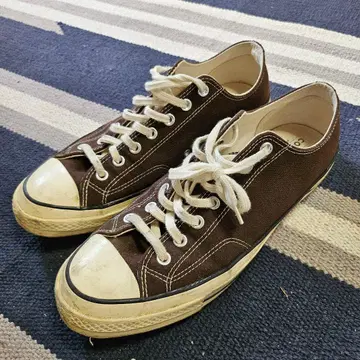 Converse 브라운 로우컷 스니커즈