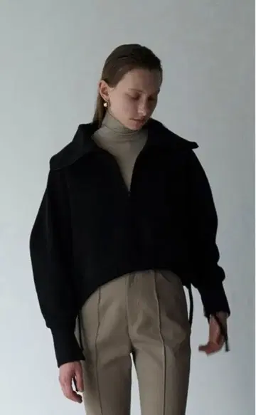 CLANE 하프 지퍼 상의 블랙 사이즈 2