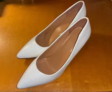 화이트 펌프스 7cm 힐 웨딩