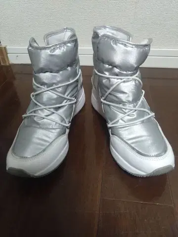 마이클코어스 하이컷 스니커즈 실버 25cm