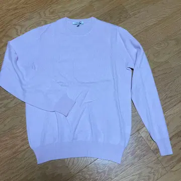 UNIQLO 옅은 핑크 긴팔 캐시미어 니트 S